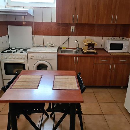 Ogadugu Apartment Bucharest Luaran gambar