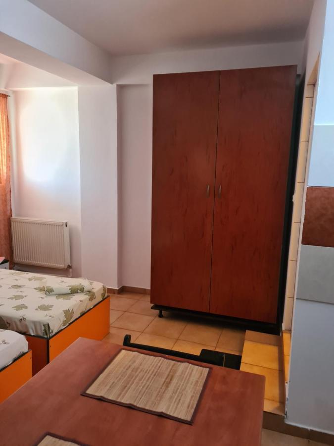 Ogadugu Apartment Bucharest Luaran gambar