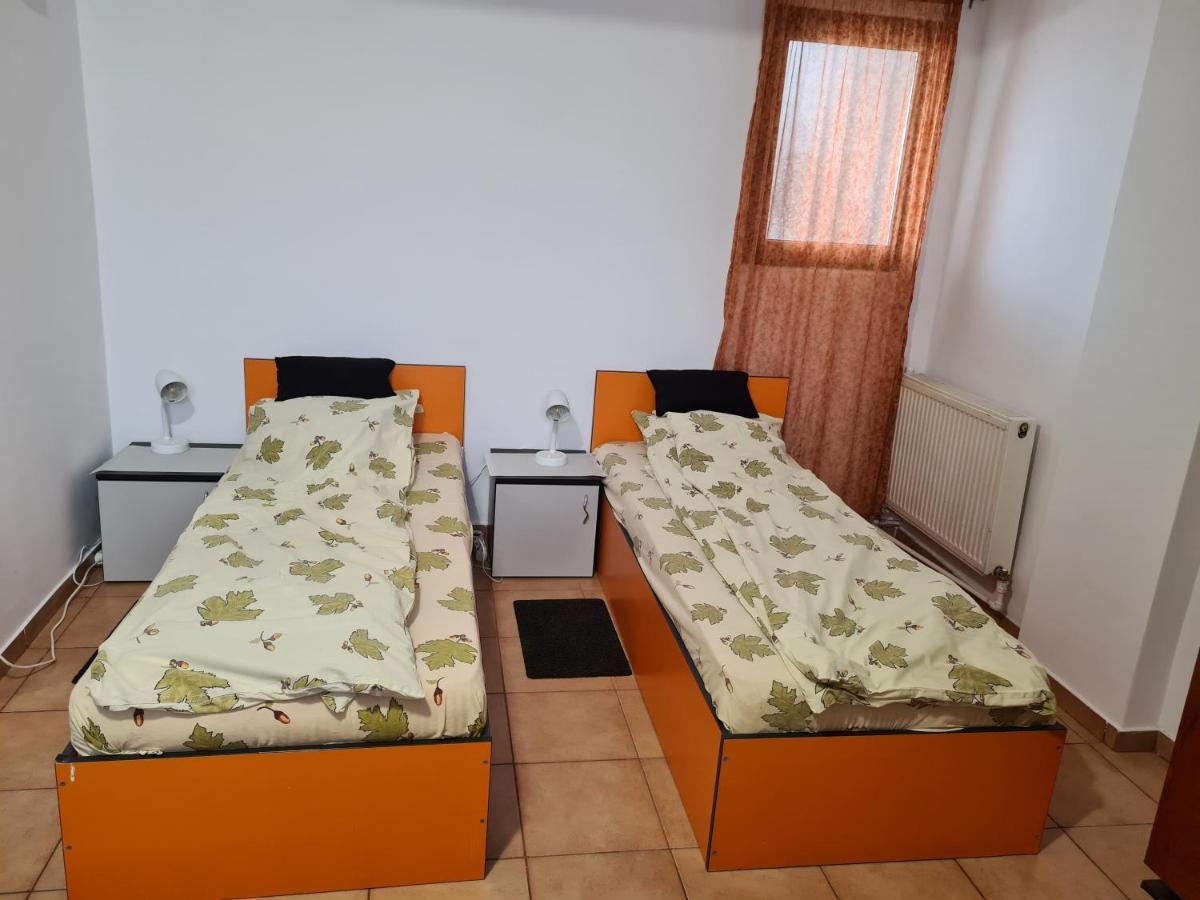 Ogadugu Apartment Bucharest Luaran gambar