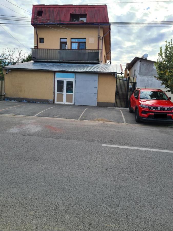 Ogadugu Apartment Bucharest Luaran gambar